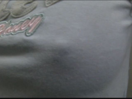 フィットネスクラブで浮き出たポッチリ乳首撮影