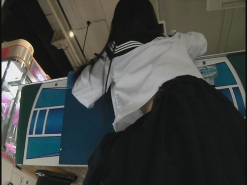 女子校生エアホッケーパンチラ逆さ撮り 7