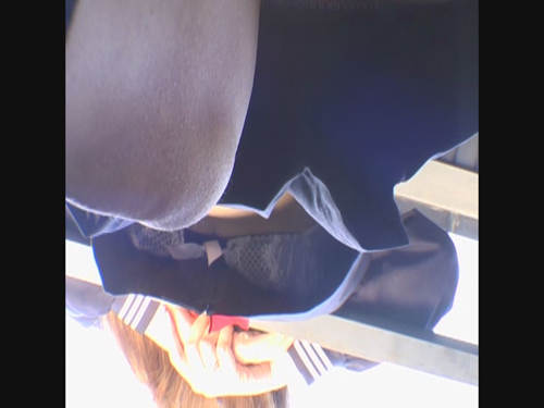 女子校生染み付き接写パンチラ2